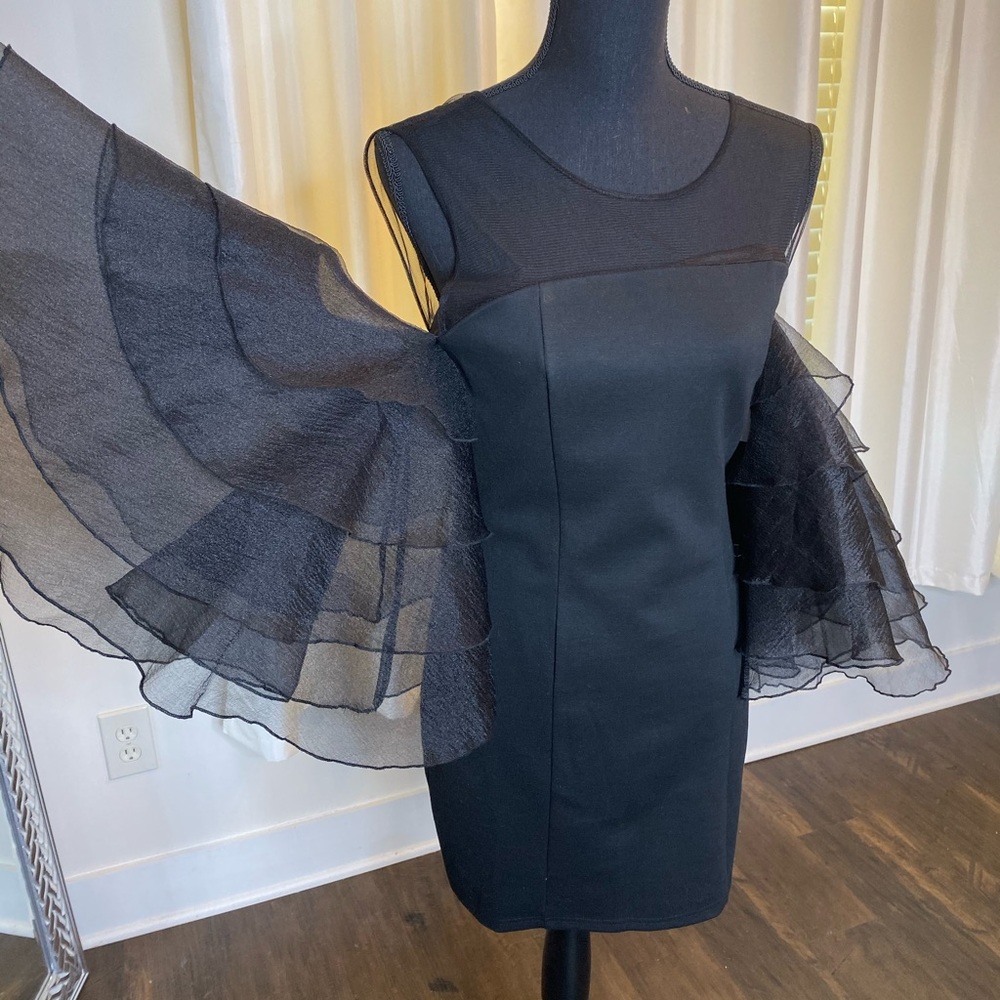 Black dress with angel arms - Picture 1 of 3